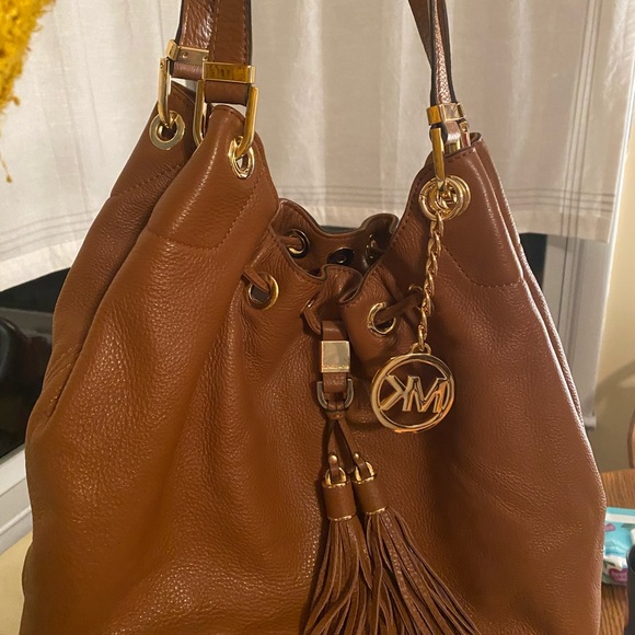 Michael Kors Bags Michael Kors Womens Camden Large Drawstring Shoulder Tote Suntan Leather